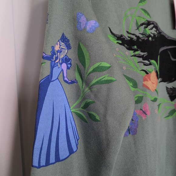 NWT Universal Studios Wicked Elphaba Glinda Lion Floral Crew Neck Size XS - Picture 2 of 7